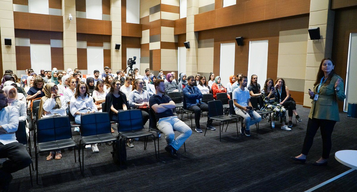 MİO öğrencilerimizin katılımlarıyla, Turkuvaz Medya Grubu İşe Alım ve Yetenek Müdürü Arzu Çil ve ekibi ile birlikte "Profesyonel Hayata İlk Adım" adlı söyleşi programını gerçekleştiriyoruz.