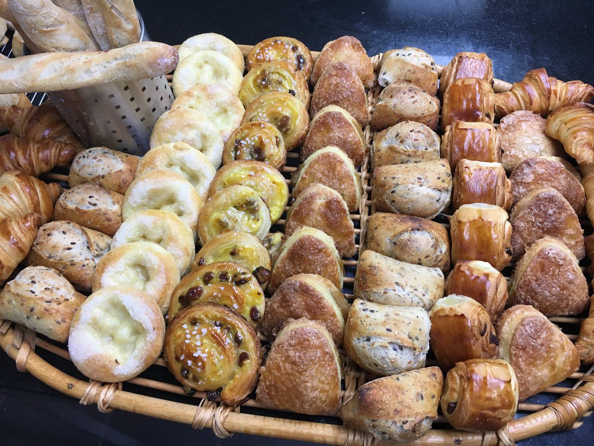 LAtelierBaillet's tweet photo. Merci au @RoyalChampagn #Hôtel &amp; #Spa et à son chef Jean-Denis Rieubland pour leur confiance en me sollicitant pour être leur boulanger.

#Ay - #Champagne #Epernay #Reims #Boulangerie #Restaurant #Champillon https://t.co/uoNGCvOZgc
