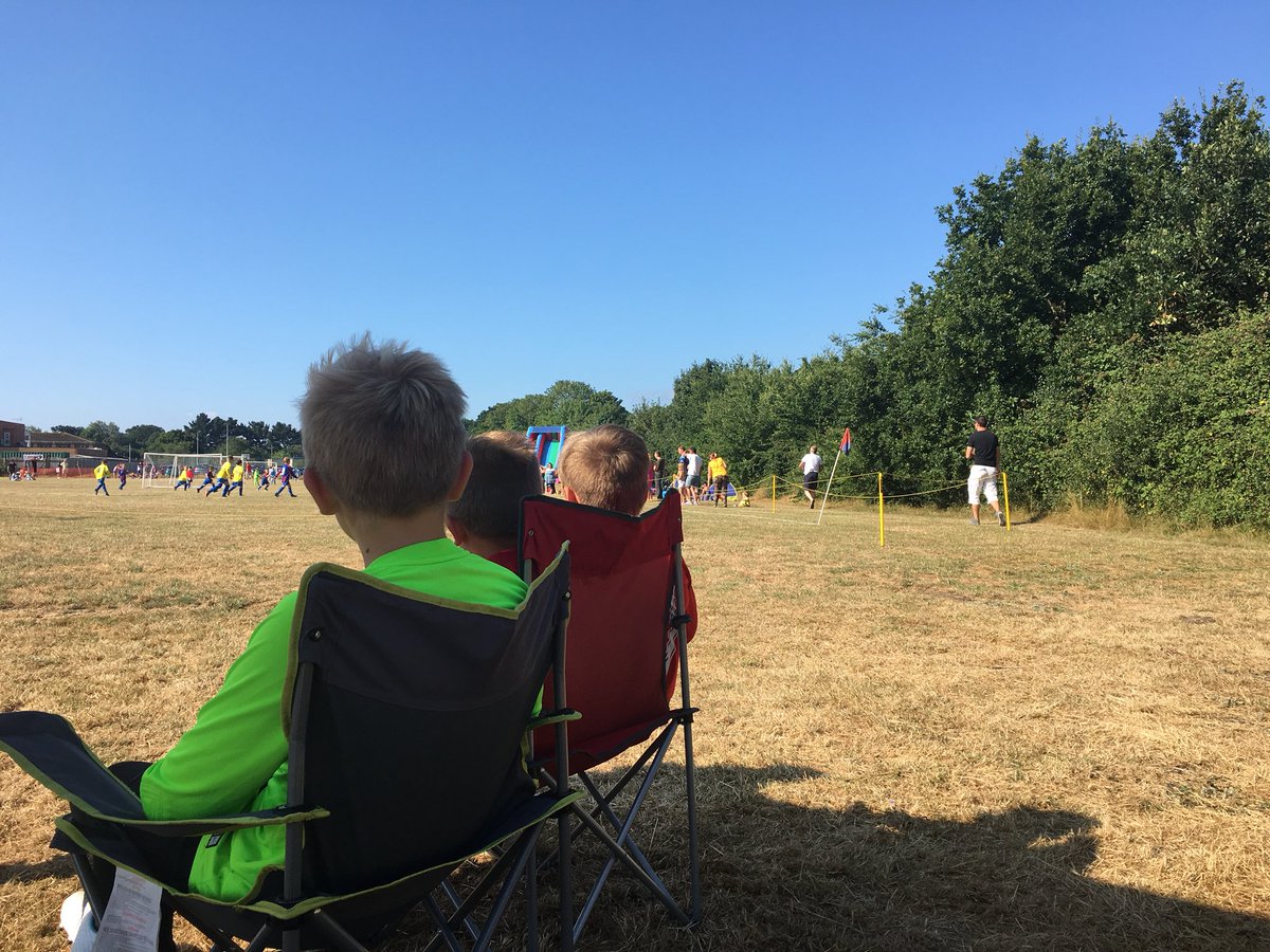 d_j_b1975's tweet image. What a day to be alive ⚽️🏴󠁧󠁢󠁥󠁮󠁧󠁿👍🏻🎉#Dexters #football #poppies