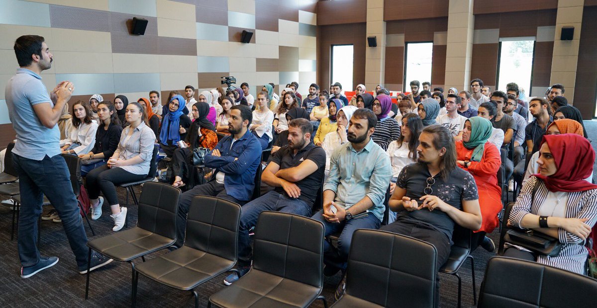 Eğitim partnerimiz <a href="/medyAkademi/">İstanbul Medya Akademisi</a>'nin katkılarıyla bu yıl ikincisini düzenlediğimiz Medya İletişim Okulu'nun sertifika törenini gerçekleştirdik. Programı gerçekleştirmemize katkı sağlayan ana sponsorlarımızdan <a href="/TurkTelekom/">Türk Telekom</a>, Turkuvaz Medya Grubu ve <a href="/AjansPressMT/">Ajans Press Teknoloji</a>'ye teşekkür ederiz.