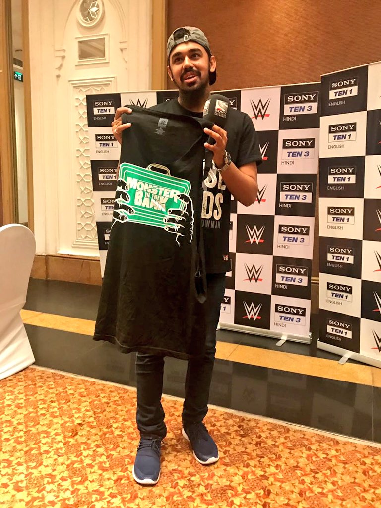 IamAmmarr's tweet photo. Whattay day! It was pleasure meeting @BraunStrowman in #Hyderabad. Thrilled to receive the sweat shirt which he wore 😍 From watching @WWE on small screen to meeting &amp; interacting with this superstar in person, what a journey this has been. Thanks @SPN_Action for making it happen https://t.co/fU7oR88Hyh