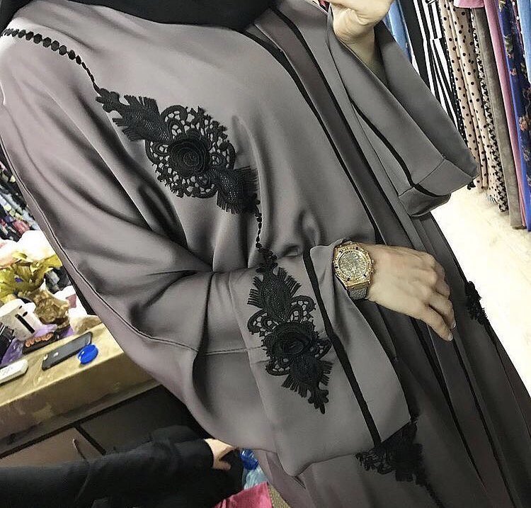 GhImpress's tweet photo. Black Trimming with 3D Flower Detail
Order yours now @impresscrafthousegh via dm/Wassup on 0504300709 https://t.co/5hDTAKGlwo