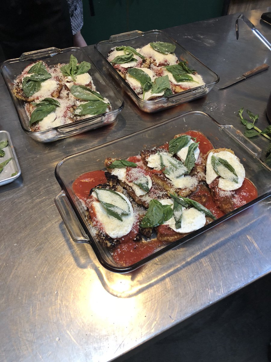 WayneJC8's tweet photo. Cooking IS Love @ErnestoPMir @ChristinaSans13 @LBrihn @AishaD_Miller @NYPBrooklyn @thebklynkitchen #AwesomeSauce https://t.co/jaM4qmuIrU