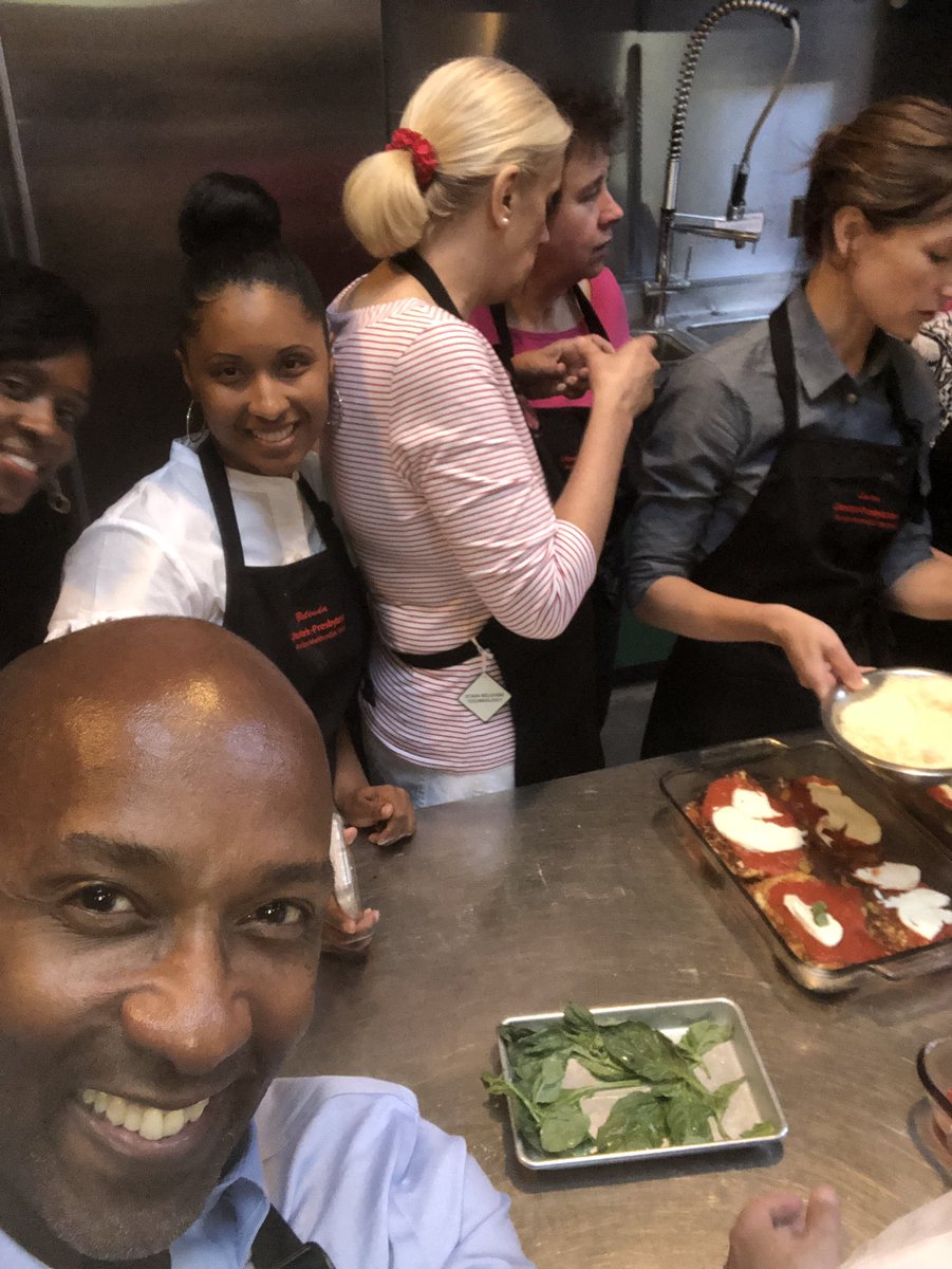 WayneJC8's tweet photo. Cooking IS Love @ErnestoPMir @ChristinaSans13 @LBrihn @AishaD_Miller @NYPBrooklyn @thebklynkitchen #AwesomeSauce https://t.co/jaM4qmuIrU
