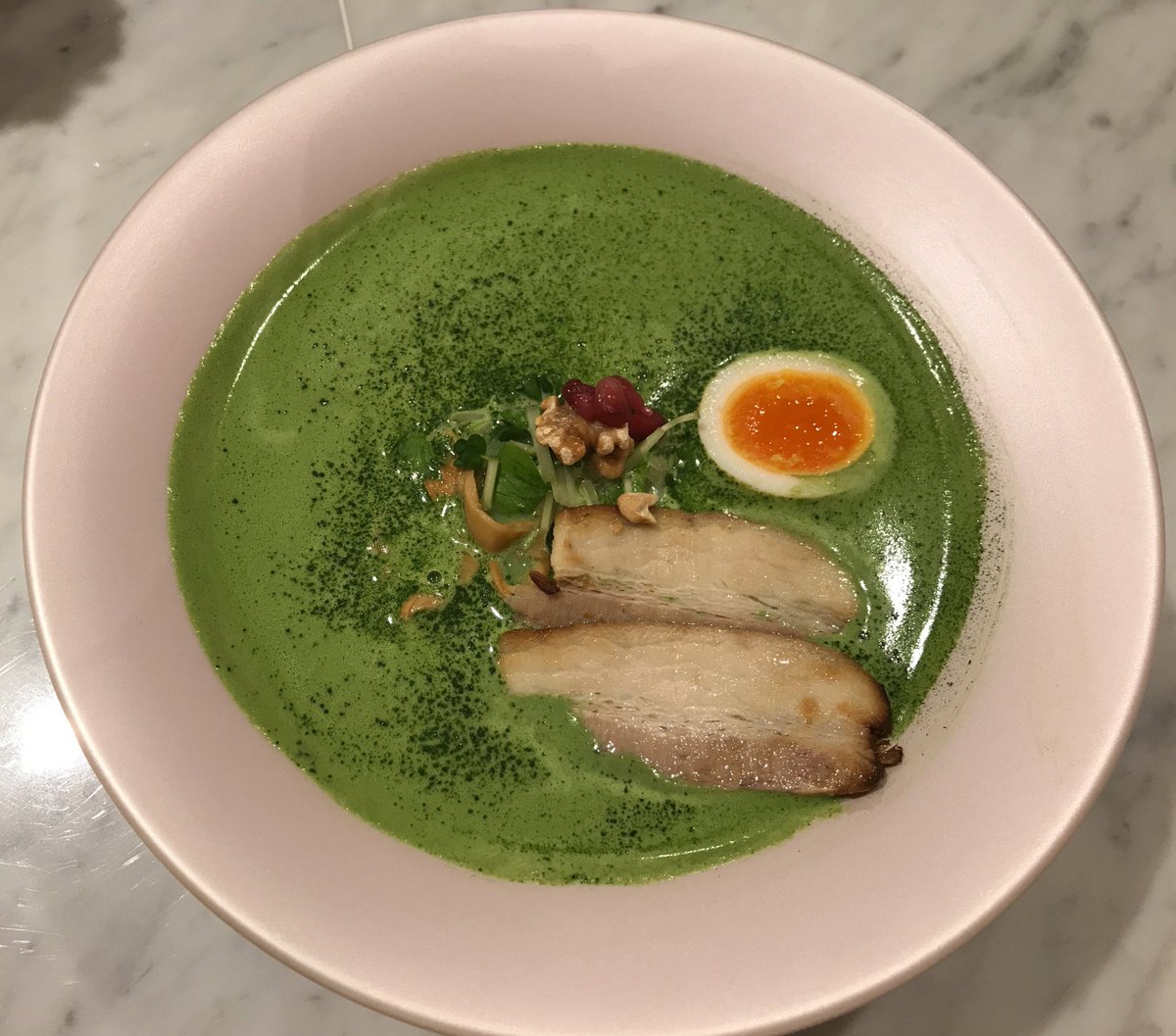 みった Mensho San Francisco メンショーサンフランシスコ 東京都新宿区西新宿1 1 3 Shinjuku Mylord7f 抹茶鶏白湯らぁめん 980円 新宿ミロード7f 7月13日オープン らーめん 抹茶 最初に塩気がきて後から抹茶が薫る 塩分は少しカドがある 面白い味