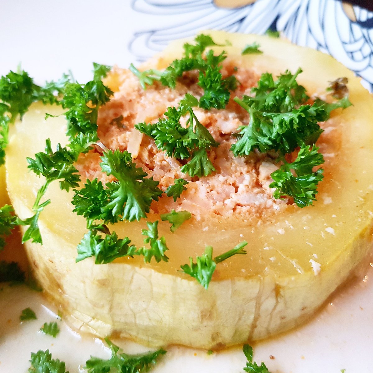 OrugaNafo's tweet photo. Beautiful healthy dinner last night. Stuffed marrow from @KillavullenMkt with Turkey mince, rice and spices.
#marrow #stuffedmarrow #healthydinner #oldrecipe #shoplocal #farmersmarket https://t.co/CLi7fKeCcF