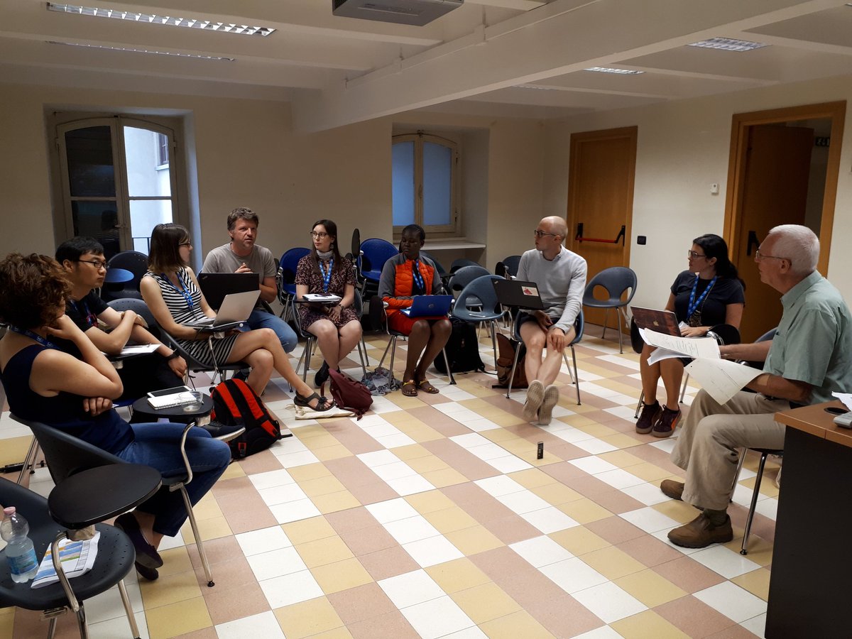 Good vibes and nice feedback sessions at #SuSo this morning ;)
What better way to improve your PhD project than jumping into the #ECREA arena??
#Unicatt #workhard #learnalot #sharemore