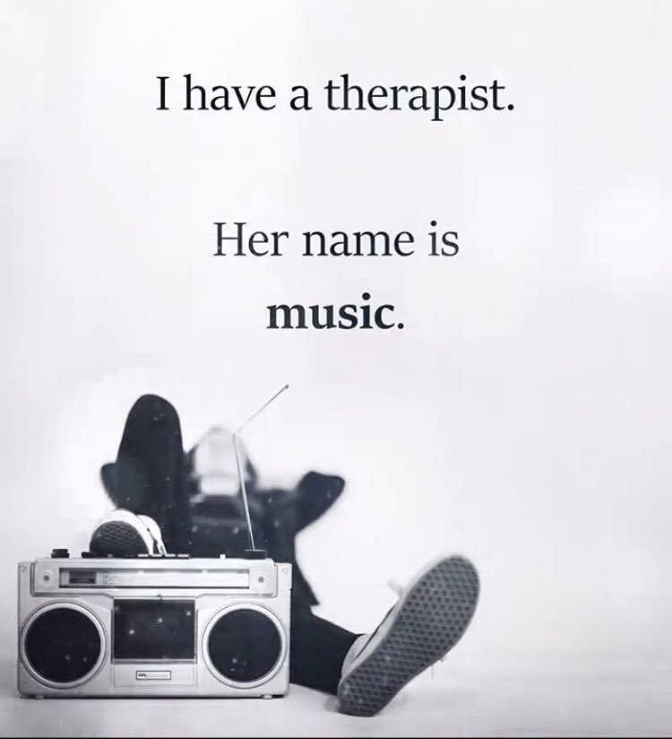 Femmebotina's tweet photo. The best therapist in the universe. #femmebotstyle #musicistheanswer #musicheals #dancethroughlife https://t.co/lnbSVAXNb2