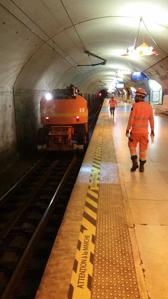 AlainferaPaul's tweet photo. #InfrapôlePE ce WE dans le tunnel du #RERE pour renouveler 50 Joints Isolant Collés #SNCFReseau #TravauxIdF https://t.co/9Ki254ZyDy