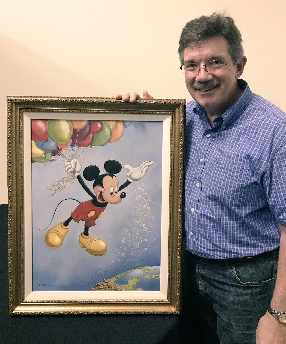 lizgil's tweet photo. La pintura original realizada por #MarkHenn titulada #SpreadingHappinessAroundtheWorld para celebrar el cumpleaños #90 de #MickeyMouse @MickeyMouse_LA #CCSD2018 🎂🎂🎂🎂🎂🎂🎂🎂🎂 https://t.co/GfRRaIZDpx