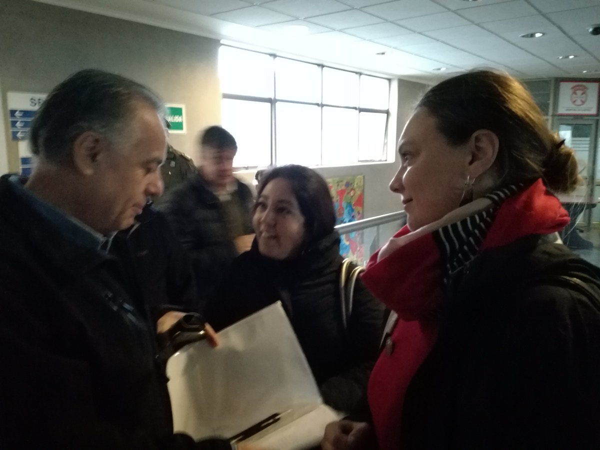 SaludChiloe's tweet photo. Ministro de Salud @ESantelicesC dialoga con las asociaciones gremiales de #Chiloé https://t.co/vMzYI4RRFM