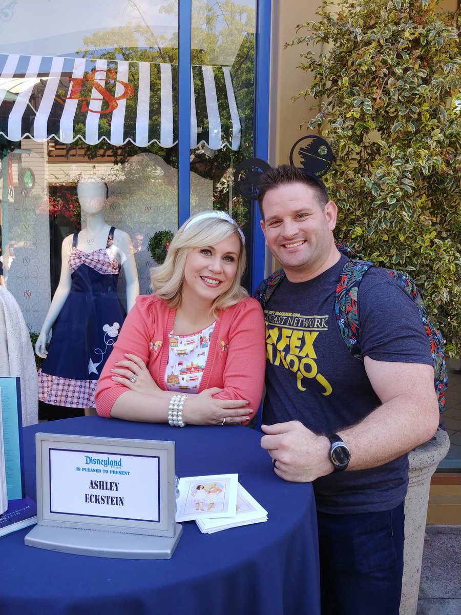 MafexMandoBCB's tweet image. @HerUniverse When we met, you dropped hints. You were right! I absolutely love the new clone wars line! And the announcement of CW coming back is a huge plus!!! #CloneWarsIsSaved #vodean #SDCC2018 #cantwaittogetmine #captainrex #GeneralSkywalker #CrimsonDawn #DarthMaul #Maul