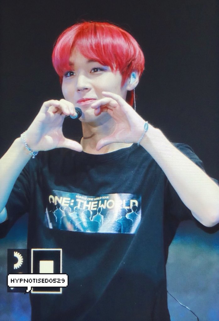 hypnotised_0529's tweet photo. 180721 #박지훈 오늘도 애교장인이네요 https://t.co/AQGFdwbNh3
