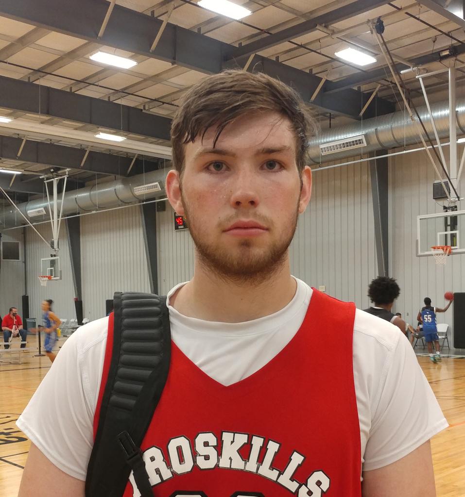 6'9 @BigHunt2019 of Stillwater has a throwback game around the block.
Knows how to use his size to create space around the rim, where he has a soft touch &amp; is a very efficient finisher
Low to Mid Majors looking for an old school space eater on the block should be all over Staten