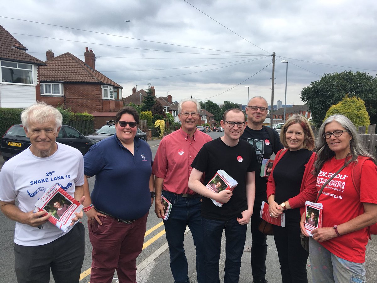 MarkJSewards's tweet image. Great team out with Cllr Matt Gibson in Farnley &amp;amp; Wortley today. Big thanks to Kirkstall Labour for helping out.