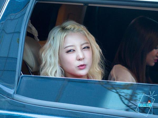 babyhyelin's tweet photo. Blessing you with Hyelin's forehead https://t.co/TG33fh9TjI