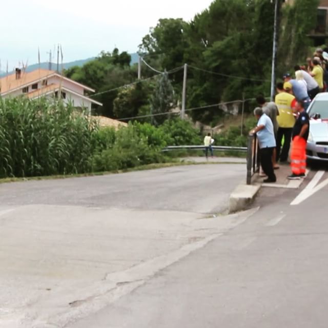 Passaggio della PS4 Santo Padre - Arpino 1 @rally_romacapitale @fiaerc @cirally #GBBASSOFFICIAL @moiralucca @skodagram @metiorsport @pirelli_motorsport @ @freem_official @aximgroupsa <a href="/kessel_ch/">KESSEL</a> @luganoregion <a href="/greenhope/">greenhope</a>.ch @ncaweb #greenhopearoundtheworld ift.tt/2uDU0Dc