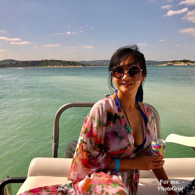 aka_mixology's tweet photo. Boating on #laketravis is the perfect activity in #austintexas today. Come grab some craft mixers and enjoy the water in style. -
-
-#cocktails๐น #craftcocktails #summertime #hot๐ฅ #atxweather #elevateyourspirits https://t.co/7pv18cbcWk https://t.co/0z6K1cObiG