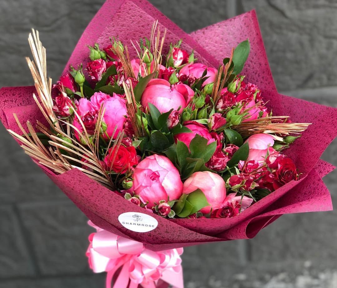SweetAngelElla's tweet image. *I hand you the bouquet once finished*  Here, have these, just give them to a stranger in the street or something, make them smile and good luck with everything.