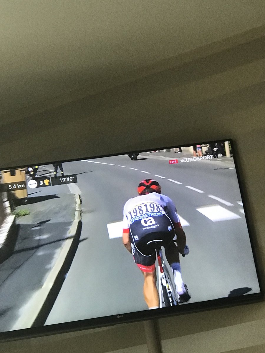 AndyPattison22's tweet photo. Come on @Jasperstuyven @TrekFactoryXC dig in 5km to go. 🚴‍♂️🏅 https://t.co/nA9mbRk1kr