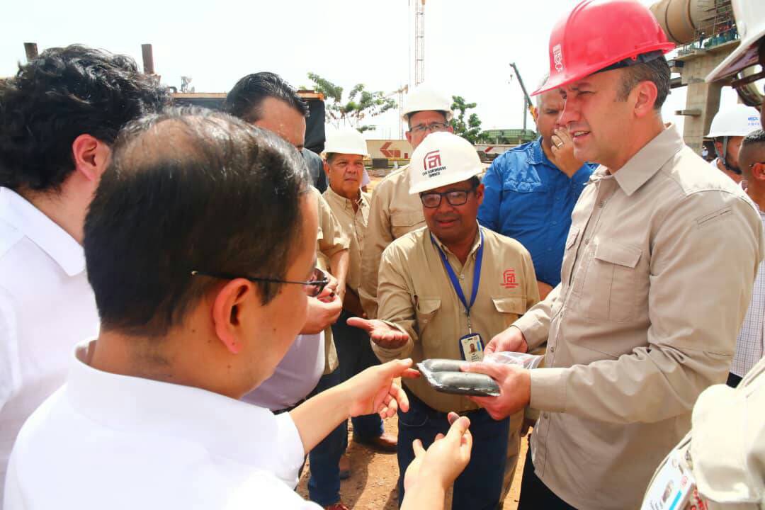 LuisLopezPSUV's tweet photo. Vicepresidente Sectorial de Economía @TareckPSUV "Nuestra mayor riqueza es la conciencia de la clase obrera de las industrias básicas" @NicolasMaduro   #MaduroEstudioYFuturo https://t.co/Tn0rMWfcsz