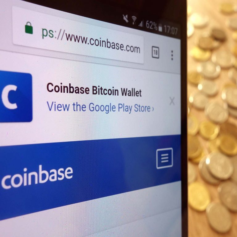 BitcoinNews's tweet photo. The Daily: Coinbase Forms Political Action Committee, EY Acquires Crypto Patents https://t.co/yZun3bBVa9 #Bitcoin https://t.co/KOFe3SJZyC