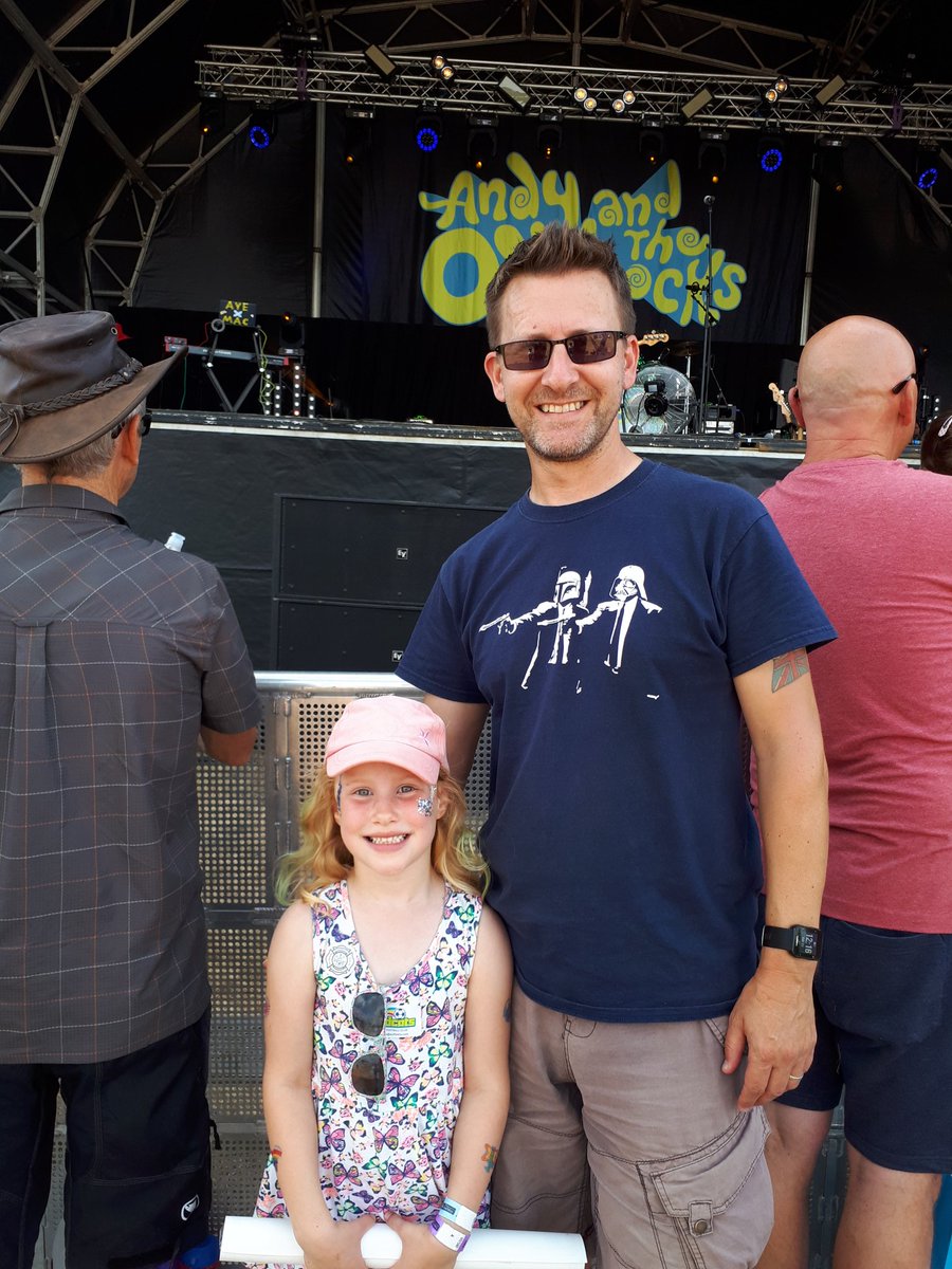 rollsy22's tweet photo. All blinged up and ready for @andyoddsock at @JimmysFarmHQ #jimmysfestival #andycat #wenamedourcatafteryou https://t.co/QHepb1UXPY