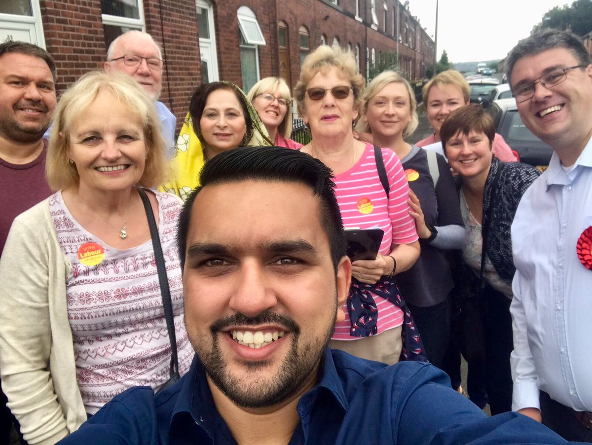 Super campaign session in the Pimhole area of East Ward today with our <a href="/UKLabour/">The Labour Party</a> candidate @McGill4Eastward #McGill4East #VoteLabour by-election on Thu 16th August. 🌹