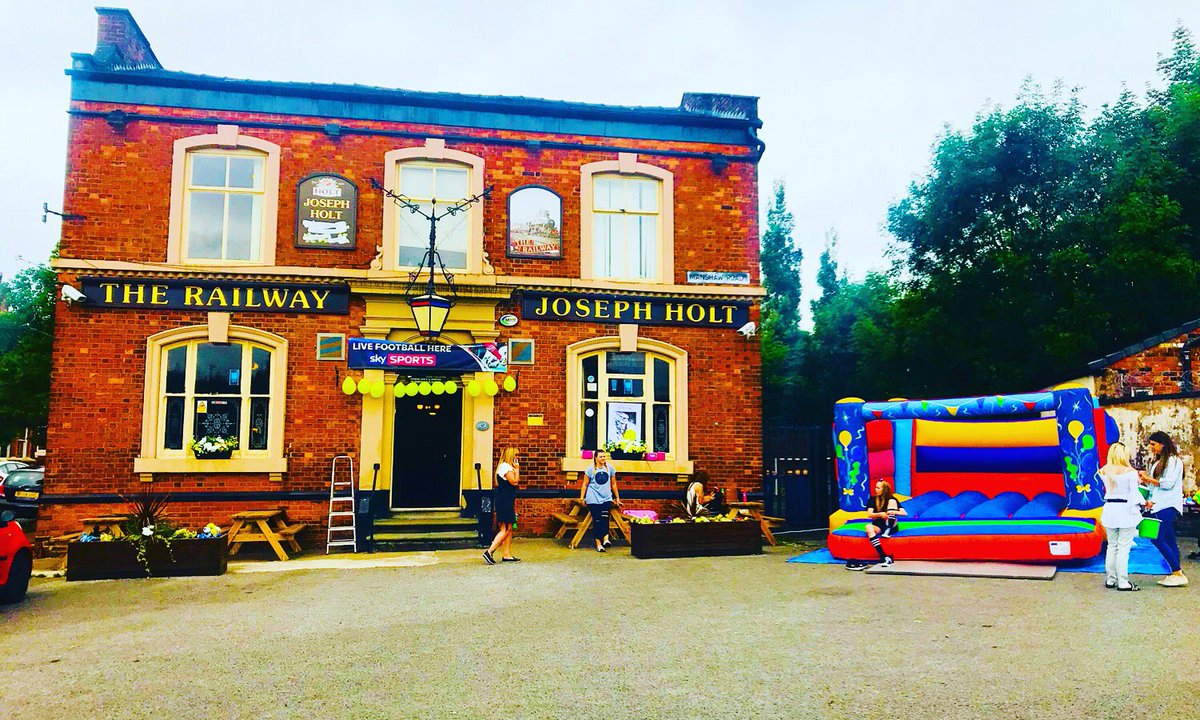 Jump Around Manchester tweet media