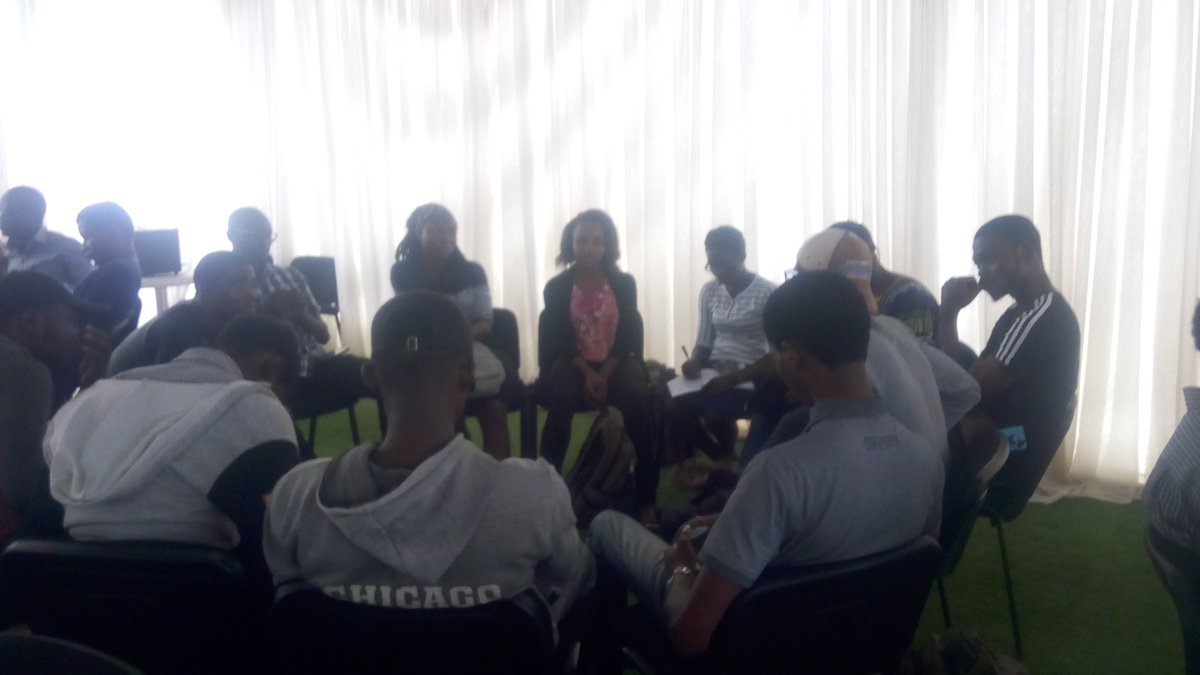 gdg_ui's tweet image. Our breakout sessions! The thinking process.
#dscui