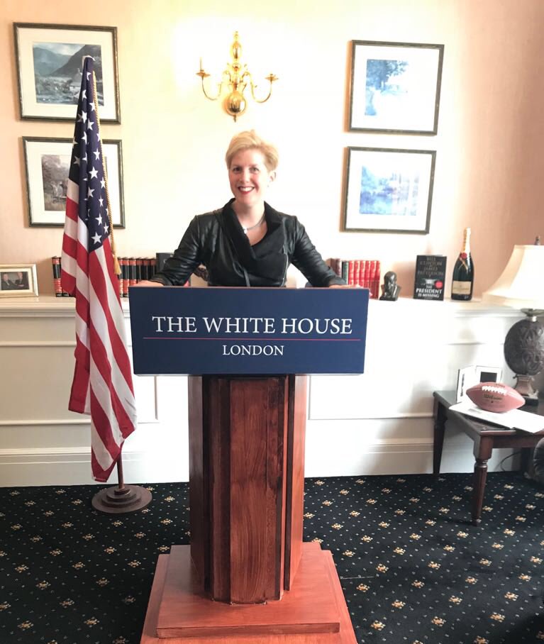 centurybooksuk's tweet photo. Thanks for stopping by Madam President, @claremackint0sh! #PresidentisMissing #TheakstonsCrime https://t.co/PvzTb3cUK3