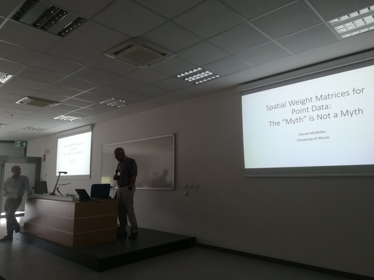 MosconeF's tweet photo. Daniel McMillan presenting #Spatial Weights Matrices for Point Data
At the #HEW18
Cc @paolo_berta
#spatial #health #econometrics https://t.co/PKcFJIdkjJ