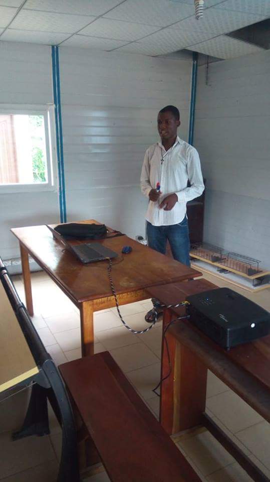MarianoDavy's tweet photo. Prise en main du #LANGUAGE de traitement de #texte #Latex par les MF #SIGMA_BENIN avec @saad_aliou @Edouardo_Eteka @aurel_gaga @Assia38225136 @FAbiodoun https://t.co/KCZFJN4E8X