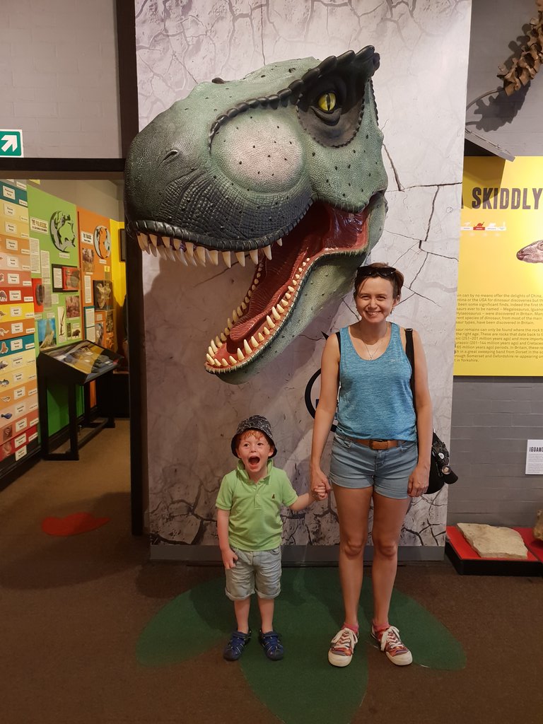 SmilingMrJ's tweet photo. Impromptu dino museum trip. #Dinoselfie ! https://t.co/XAm2KWE9ui