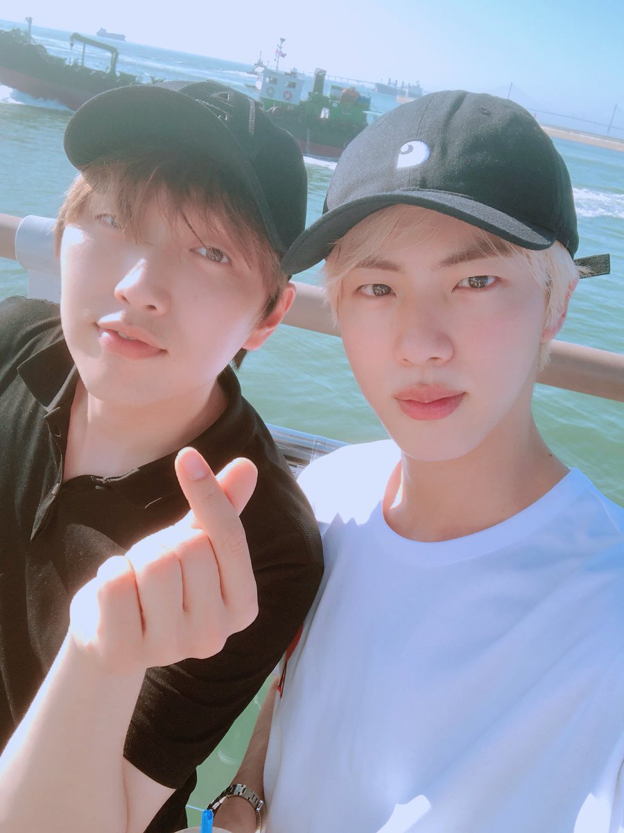 Sandeul B1A4 dan Jin BTS