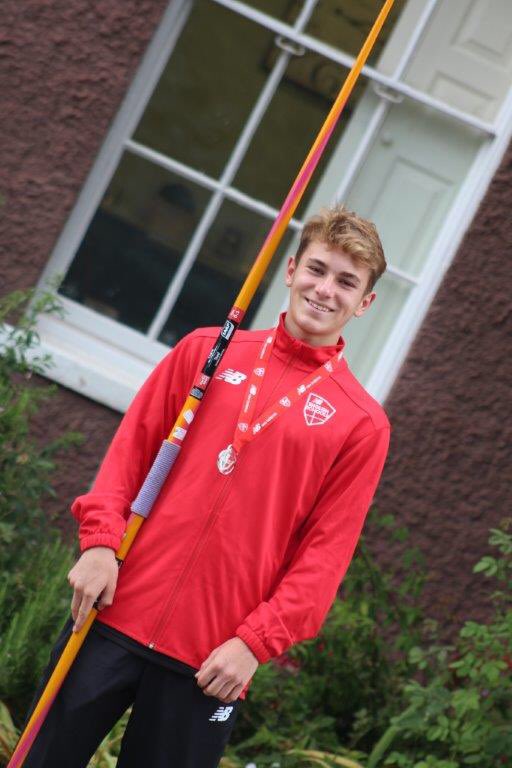 BrymoreSport's tweet photo. Good luck Tom D starts his International career in Grangemouth for #SIAB2018 this afternoon!
Follow all the action @SchoolAthletics #esaa2018 #englandvest #comeontom https://t.co/vsJC5QmNMl