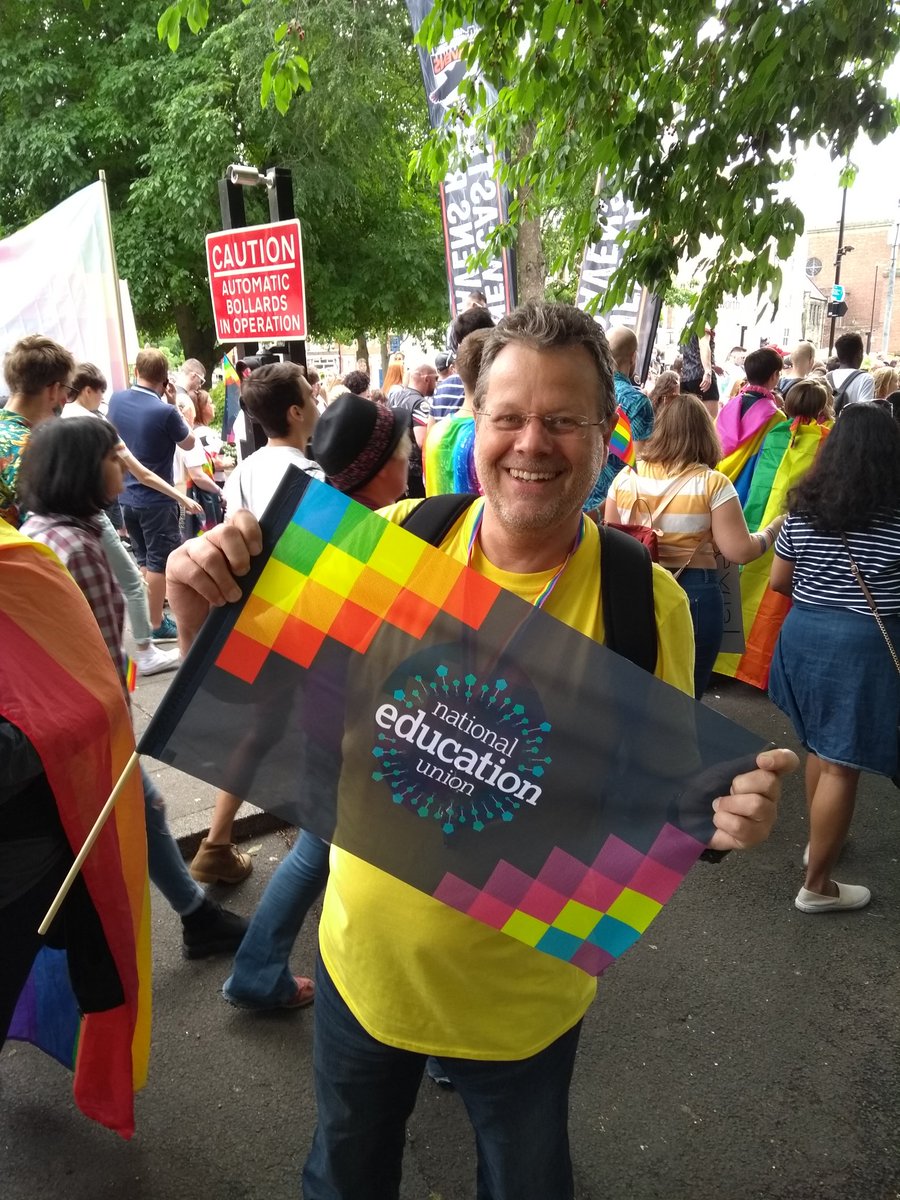 NEUPaulN's tweet photo. @NEUnion @NEUnorthern proud to be at #northernpride, who says teachers don't werk in the summer holidays! https://t.co/9xwyPX7N5h