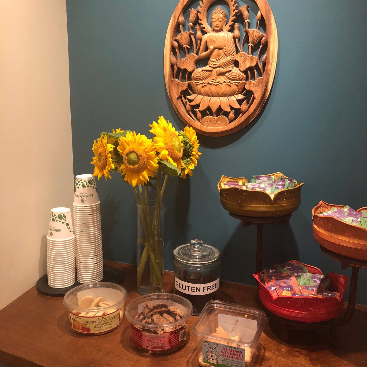 RadianceYogaVA's tweet photo. Make sure you treat yourself to tea &amp; cookies after class, you deserve it! 8.30am #CoreStrength&amp;Stretch | 9am #IntermediateFlow | 10am #BeginnerFlowYogaSeries | 10.30am #FlowYoga | 11.30am #Kundalini #Yoga &amp; #Meditation | 12pm #GentleYoga | 1.15pm #BeginnerFlow | 1:30pm #FlowYoga https://t.co/aNRYhvRGJe