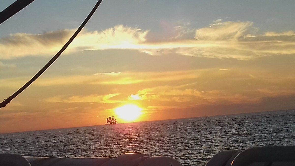 Chloe92314658's tweet photo. Thank you for allowing me to do this amazing experience ❤❤i have made new friends and i have had an adventurous week ⛵ @BuileHillVAC @WindseekerAtSea https://t.co/viuIrXIvqM