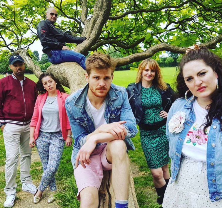 barcles2's tweet photo. In a packed 'Barclay's Brunch', we chat to @i_t_routine about the #GinChronicles, meet the creative team behind @timecapsule_the and @LaStrachan visits the rebuilt Grand Hall at @battersea_arts. Plus great music! Sunday, 11-1pm, https://t.co/fuF4HqOmAd or via the @tunein app https://t.co/9bxdFXfI1C