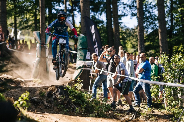 Kronika24pl's tweet image. Mistrzostwa Polski Diverse Downhill Contest 2018 w Bike Parku Kasina
tinyurl.com/yco9md9q
#BikeParkKasina #MistrzostwaPolski #DiverseDownhillContest #Downhill #bike
