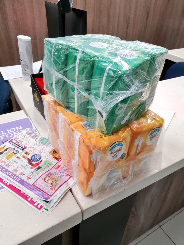 MapsMaponyane's tweet photo. Sometimes the simplest ideas make the biggest difference. Well done to DisChem for implementing this idea that encourages customers to pledge sanitary pads, when paying for their items. The pads are then distributed to those in need of them in various communities around SA.🙌🏾 https://t.co/QYtqsFypjR