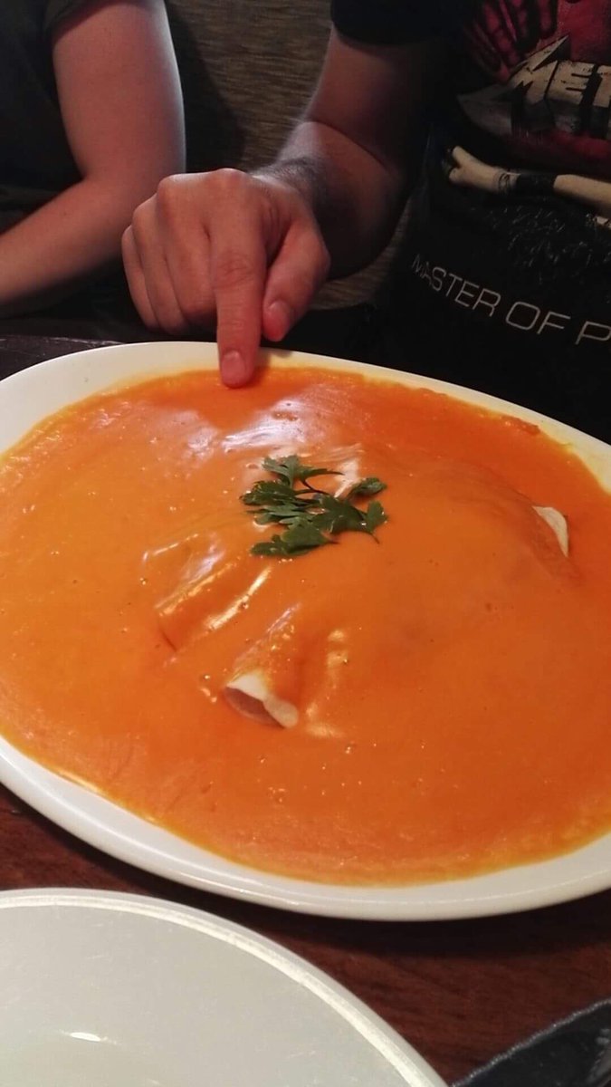 Frefr349Page's tweet photo. @GordonRamsay any comments on this enchelada bathed in cheddar cheese? https://t.co/sk8NHtt0OJ