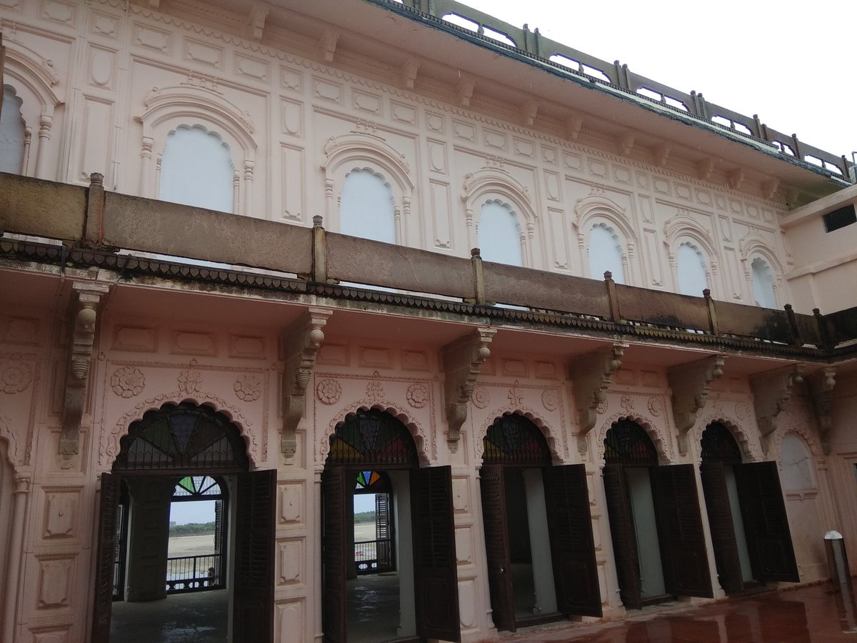 nirupamakotru's tweet photo. The magnificent #ManMahal in #Varanasi lovingly restored by #ASI, site of upcoming #VirtualExperientialMuseum. On #DashashwamedhaGhat https://t.co/cVCi1RxAJJ