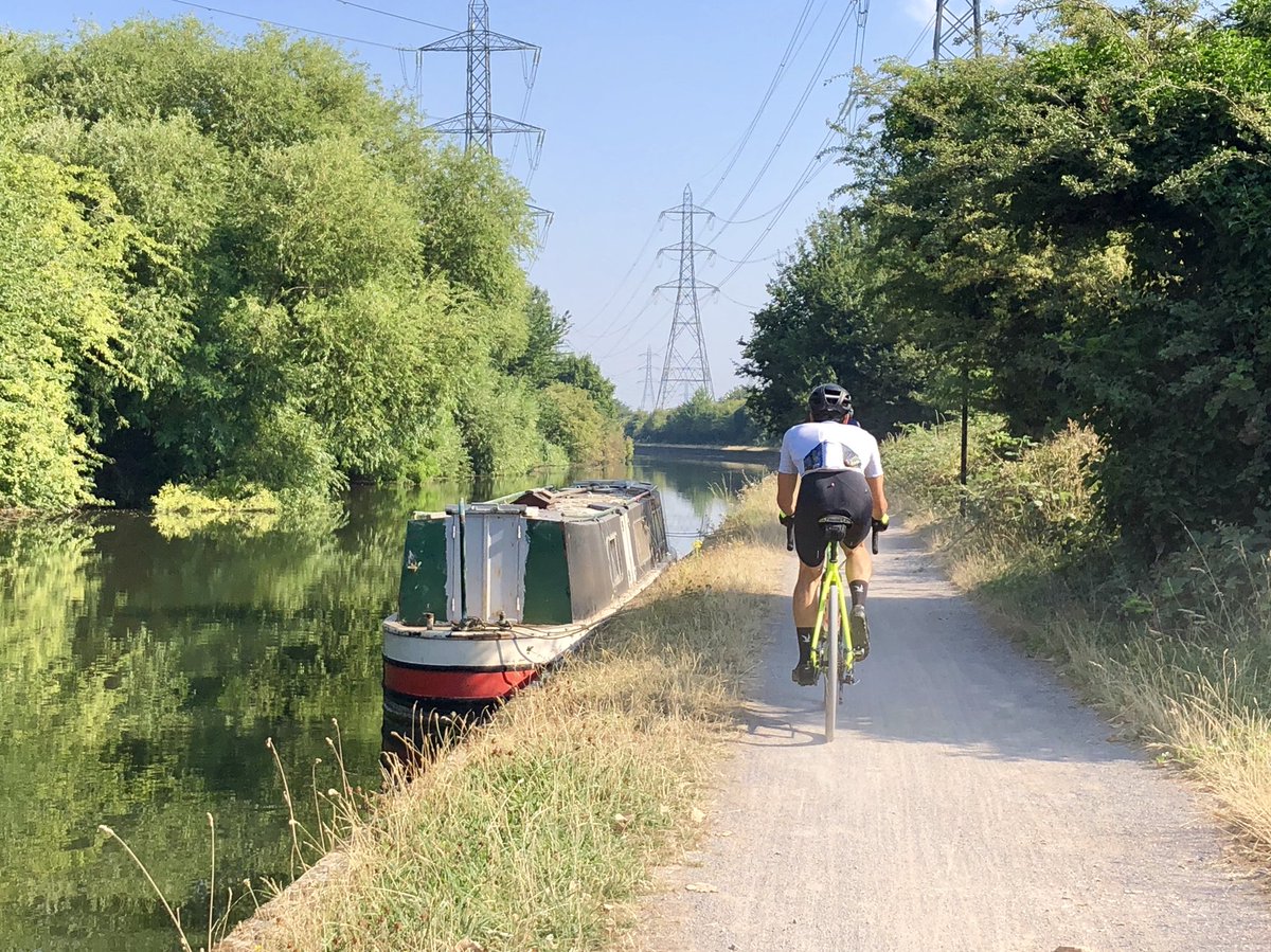 Blathering_on's tweet photo. Fantastic day out on the bike. Not entirely sure how @TheRideJournal managed to squeeze in quite so much off road so close to London, but some of these trails required a lot of faith that you were going the right way. Loved it! #NorthLondonDirt https://t.co/sx1JAaKj0l