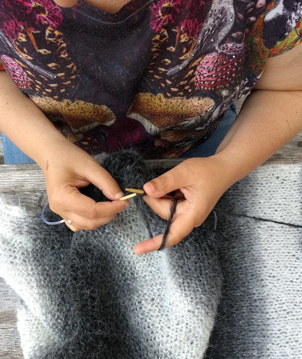 Hungariana's tweet photo. im Sommer stricken für den Winter! #stricken #strickwolle #strickgarn #nonawool #hungariana #sommer #summer #winter #sommerstricken #summerknitting #loveknitting #ravelry #wool #knit #knitting #yarn

https://t.co/cBYHOaaMLH https://t.co/6dqwsXs2zo