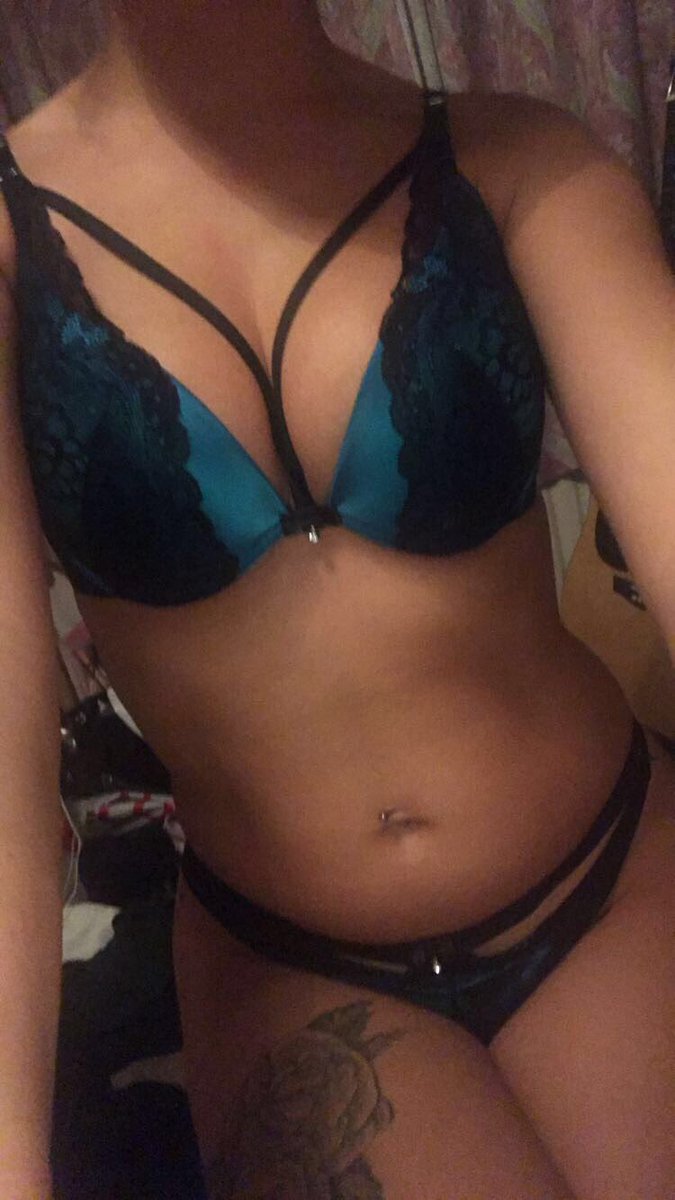GoddessJadeC's tweet photo. It’s payday little piggy’s 🐷 who’s up for letting me rinse them dry first 💸💷 #cashpet #cashpigs #piggyswanted #cashpiggys #footworship #footfetish #cuckhold #humiliation #domination #blackmail #dominatrix #HumanATM https://t.co/qF1Jzcfuwq