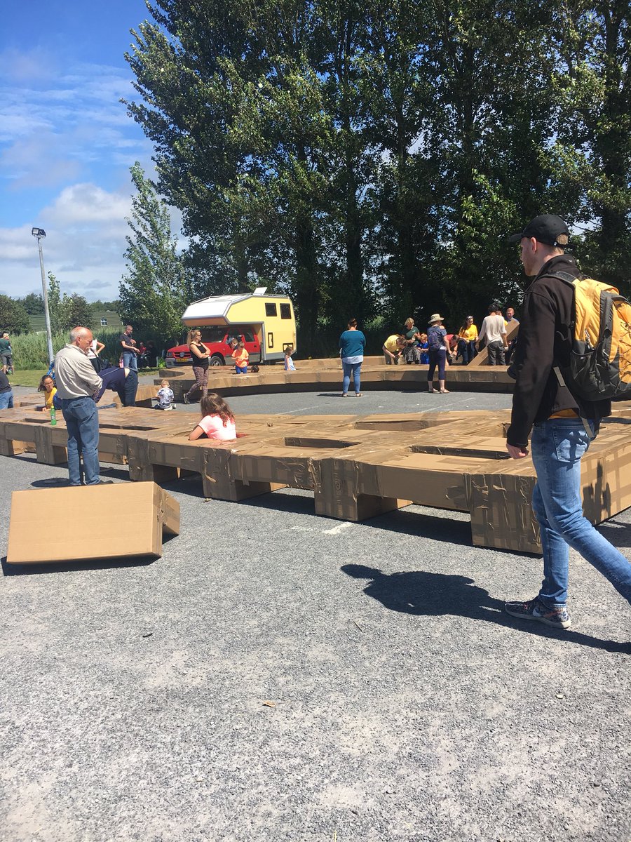 Rebecca_Murphie's tweet photo. Hard at work helping build a 30metre cardboard bridge for a across the Corrib @GalwayIntArts 😃😃🌉 Sur what else would we be at on a Saturday😂 #GIAF18 #PeopleBuild https://t.co/6ImryMeT83