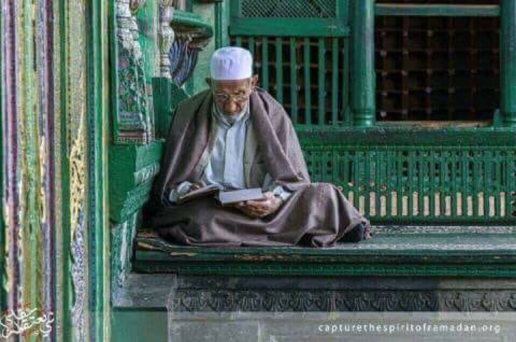 MostafaMadi2's tweet photo. كل الأدوية مُره إلا القرآن ❤ https://t.co/qW2hgIeLGH