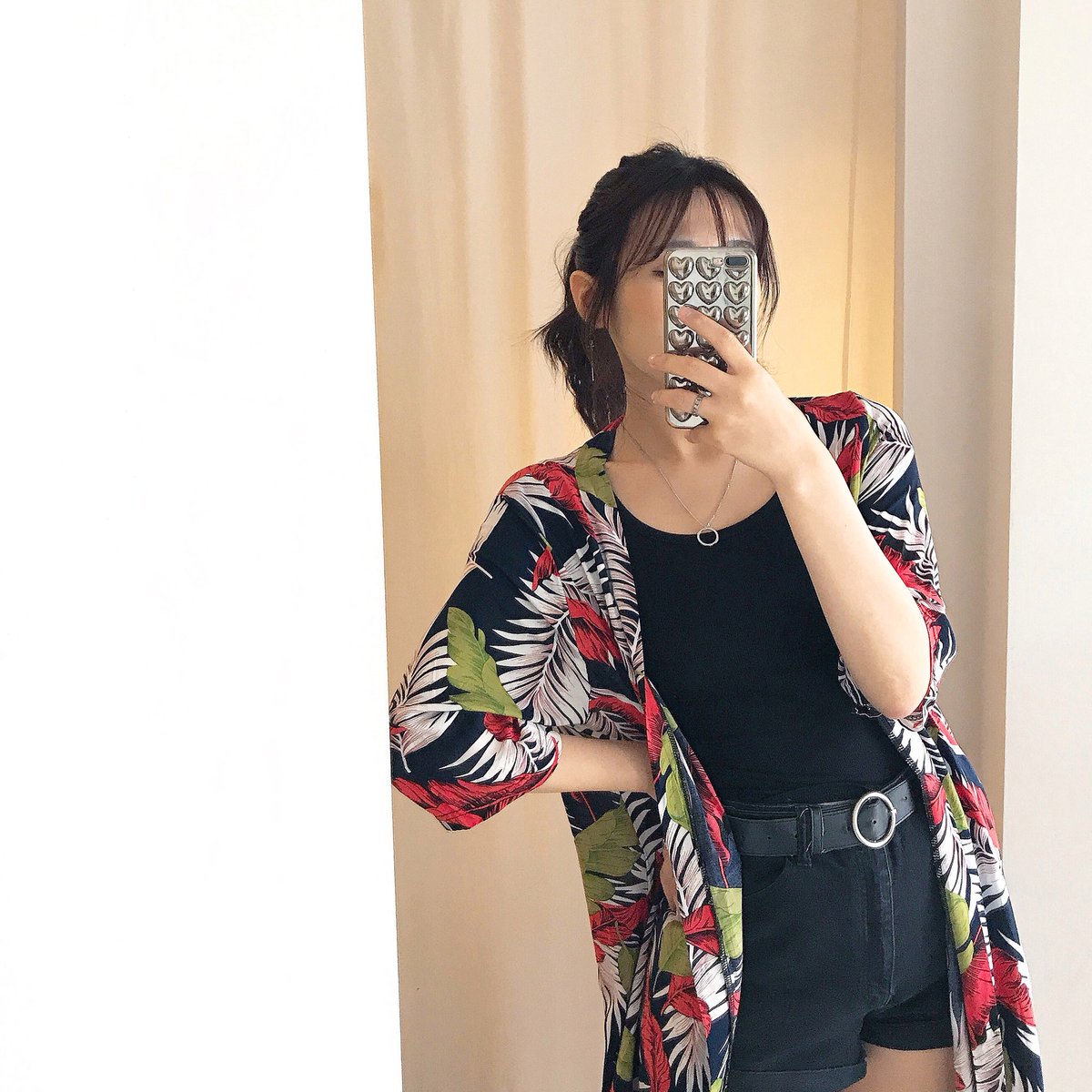 xx___Reika___xx's tweet photo. 🇰🇷 #ILBOL 🇰🇷 × 🌿 pick up 🌿
店頭とオンラインサイトにて販売開始したイルボル新作〈summer gown〉は薄手の柔らかい素材のガウン🌿🙈キャミや水着の上から羽織るだけで夏らしさが出せて、お洒落だけでなく夏の体温調節にも便利です✨
🔗 : https://t.co/qjtdr3Dcgp #BASEec #韓国ファッション https://t.co/3NDbVuu27D